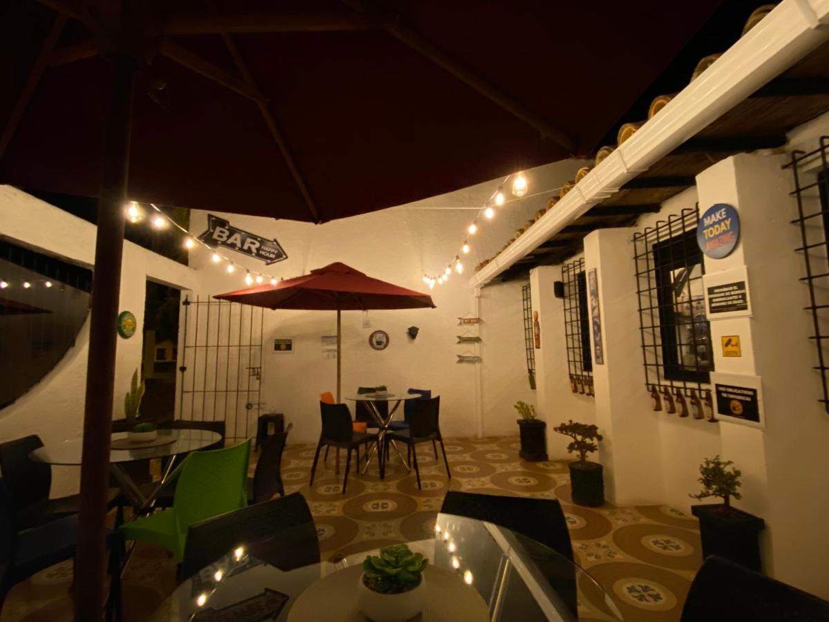 Club Aviva Guatavita - Hostel - Restaurante, Disco & Bar Ngoại thất bức ảnh