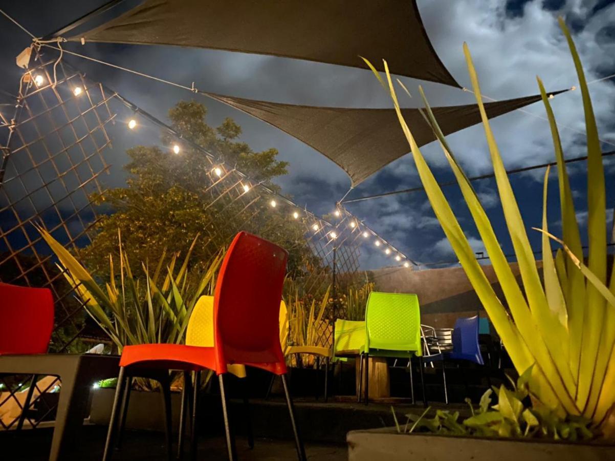 Club Aviva Guatavita - Hostel - Restaurante, Disco & Bar Ngoại thất bức ảnh