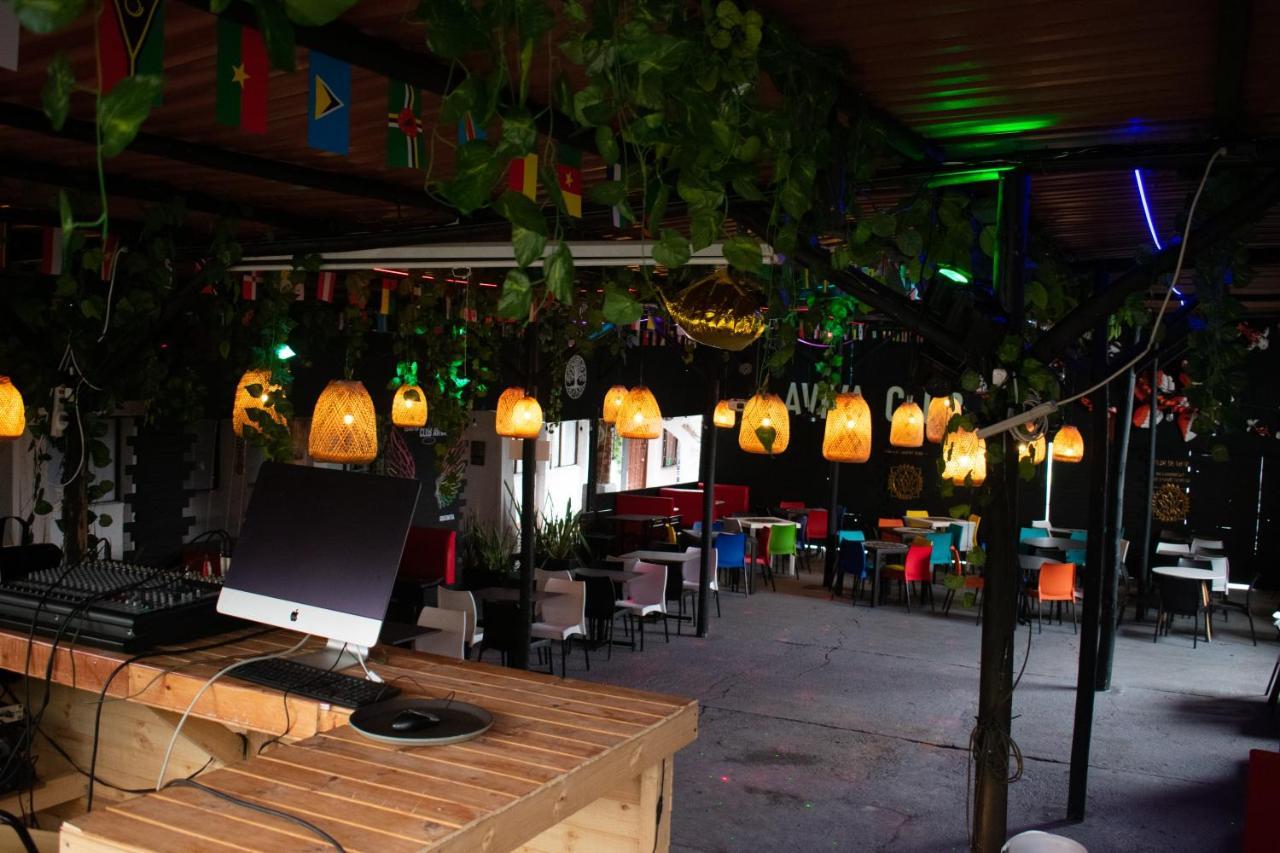 Club Aviva Guatavita - Hostel - Restaurante, Disco & Bar Ngoại thất bức ảnh